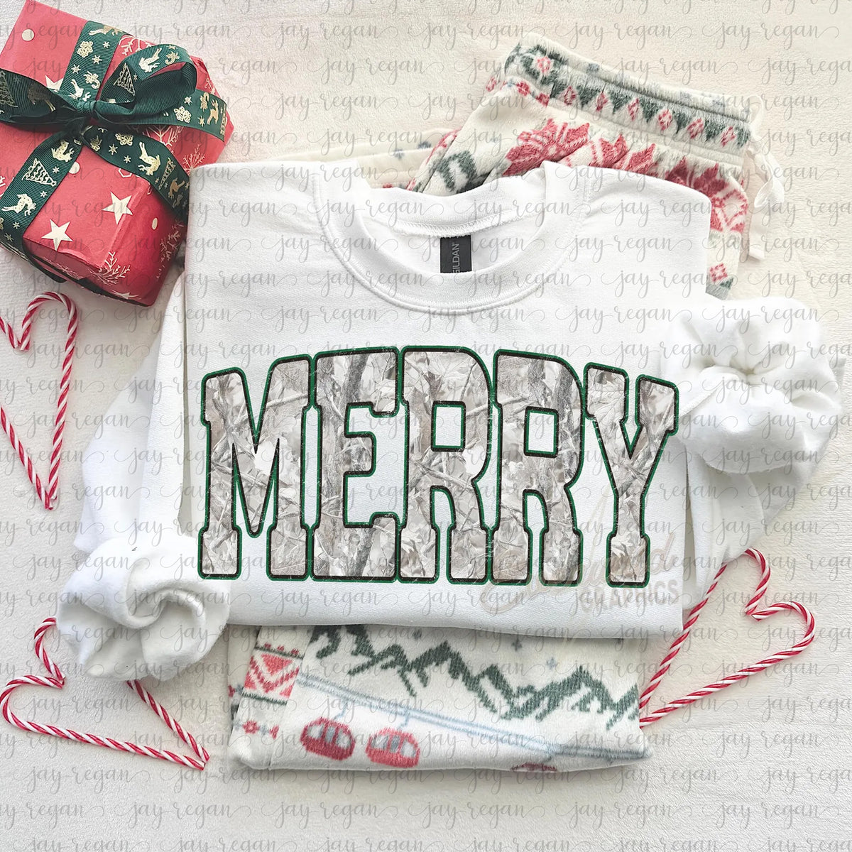 Camo Merry - White (Green Outline)